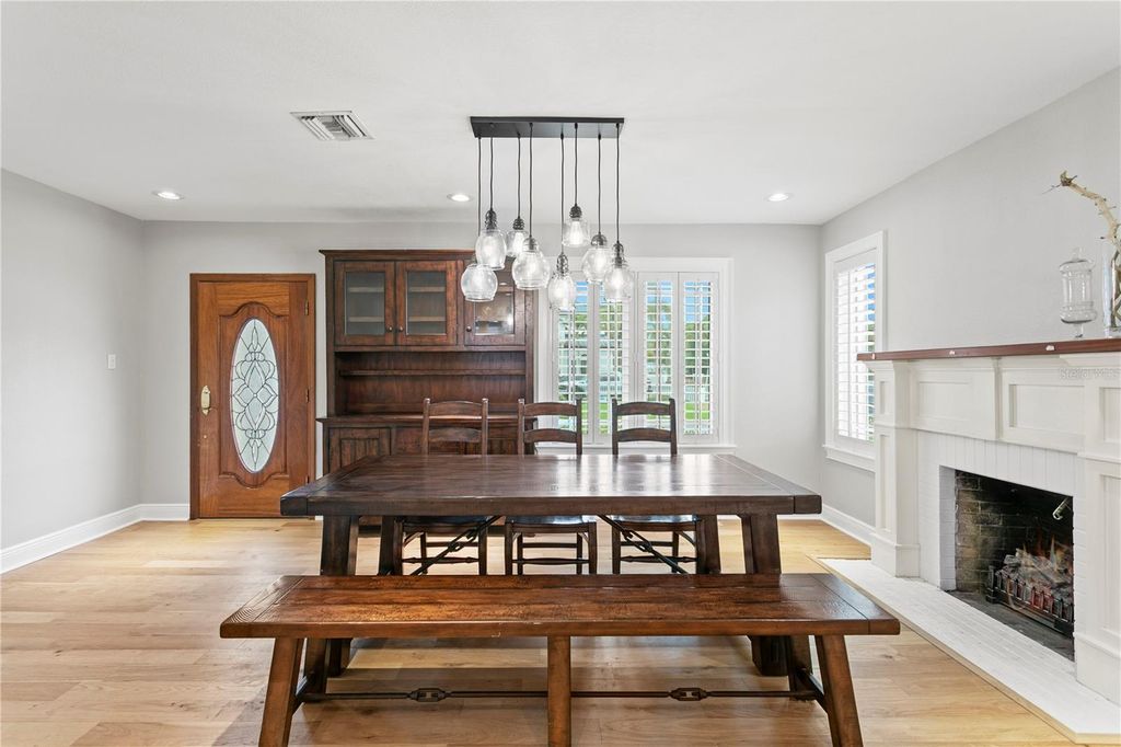 Photo of 493 Lucerne Avenue, Tampa, FL 33606 (MLS # TB8384979)