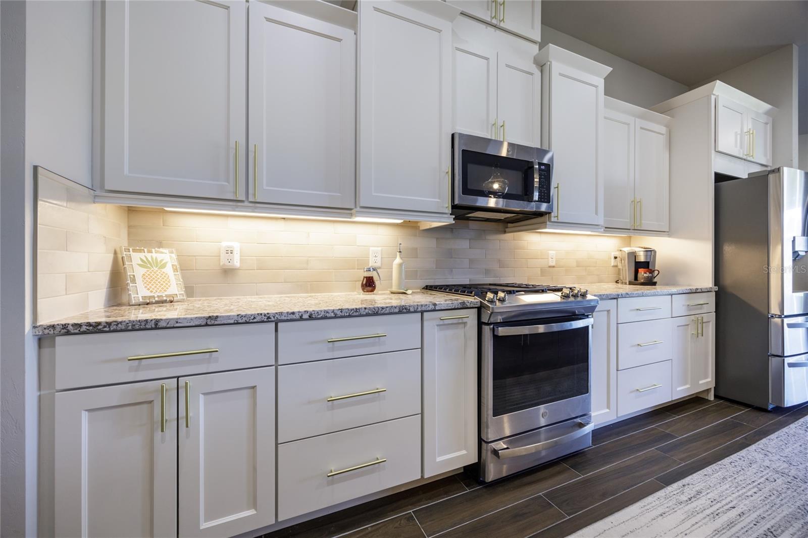 OAKMONT PH 2 PB 32 PG 30 - Residential