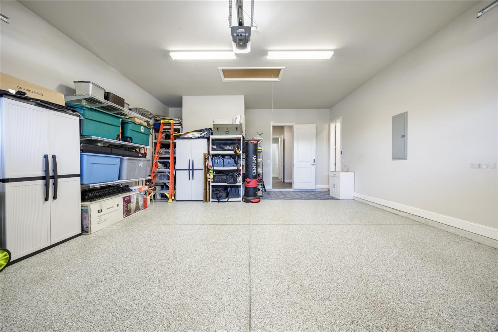 OAKMONT PH 2 PB 32 PG 30 - Residential