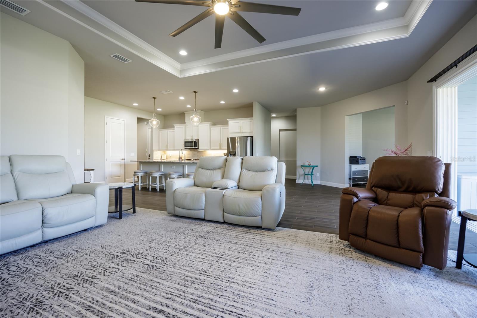 OAKMONT PH 2 PB 32 PG 30 - Residential