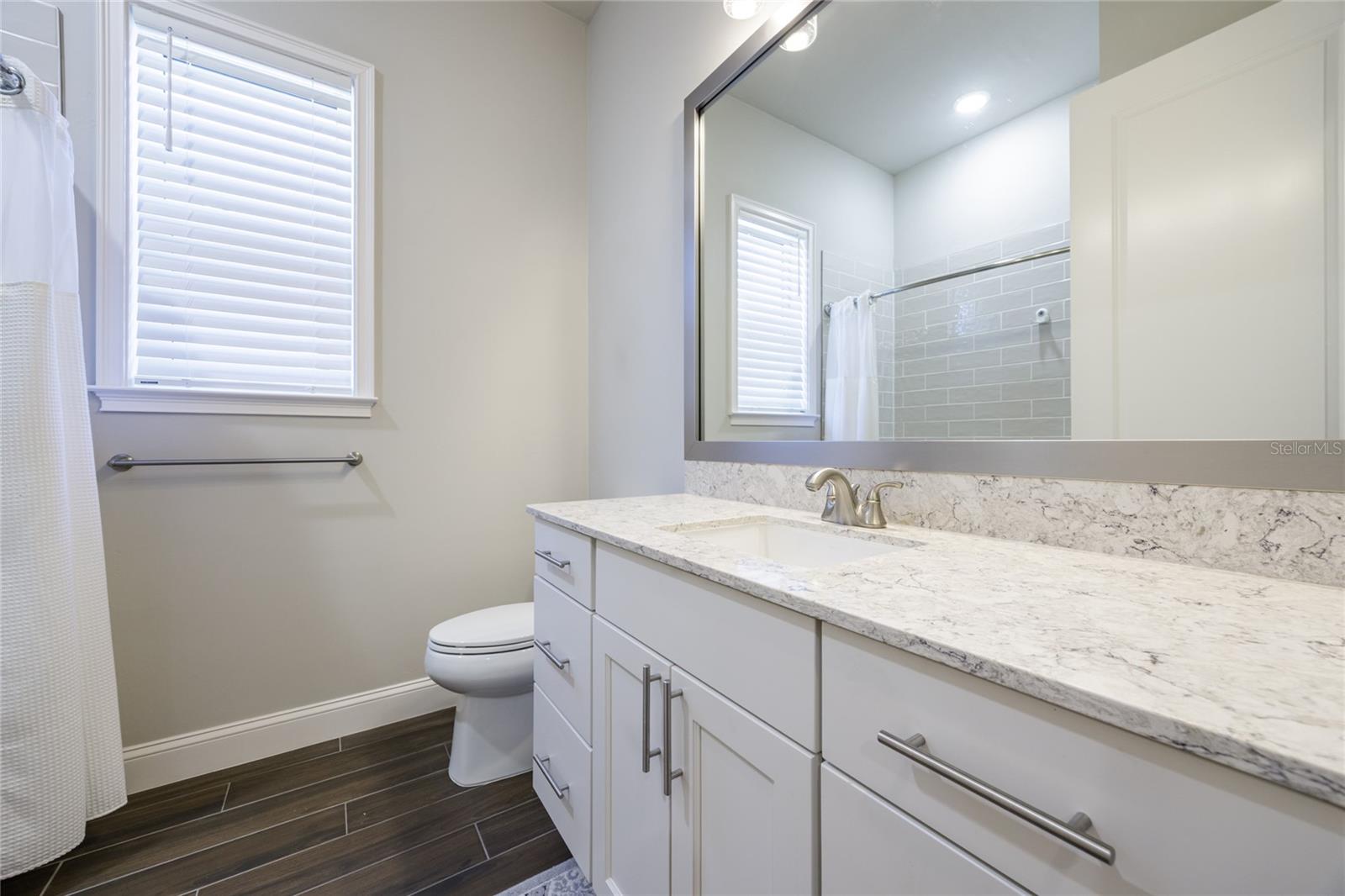 OAKMONT PH 2 PB 32 PG 30 - Residential