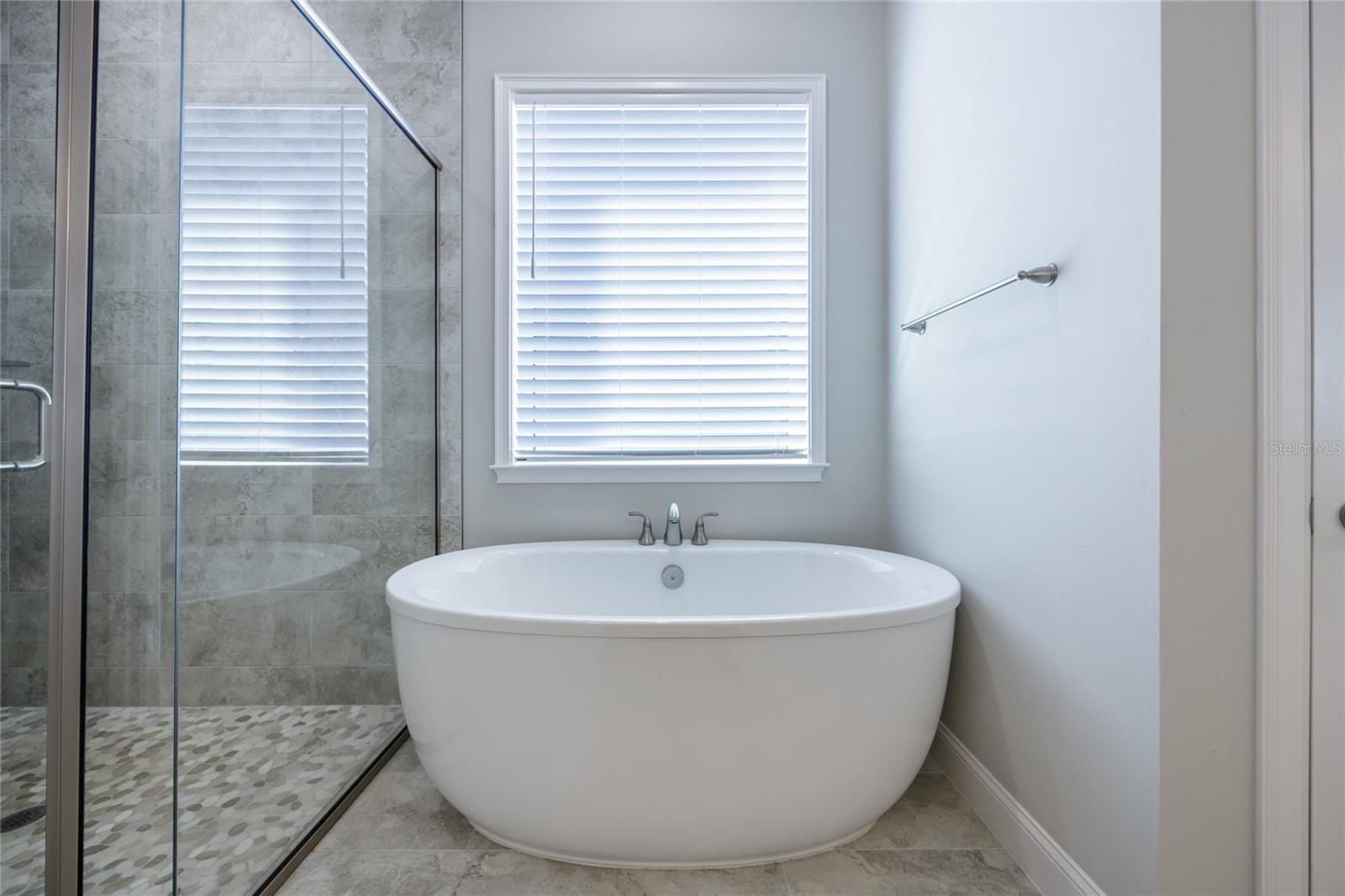 OAKMONT PH 2 PB 32 PG 30 - Residential