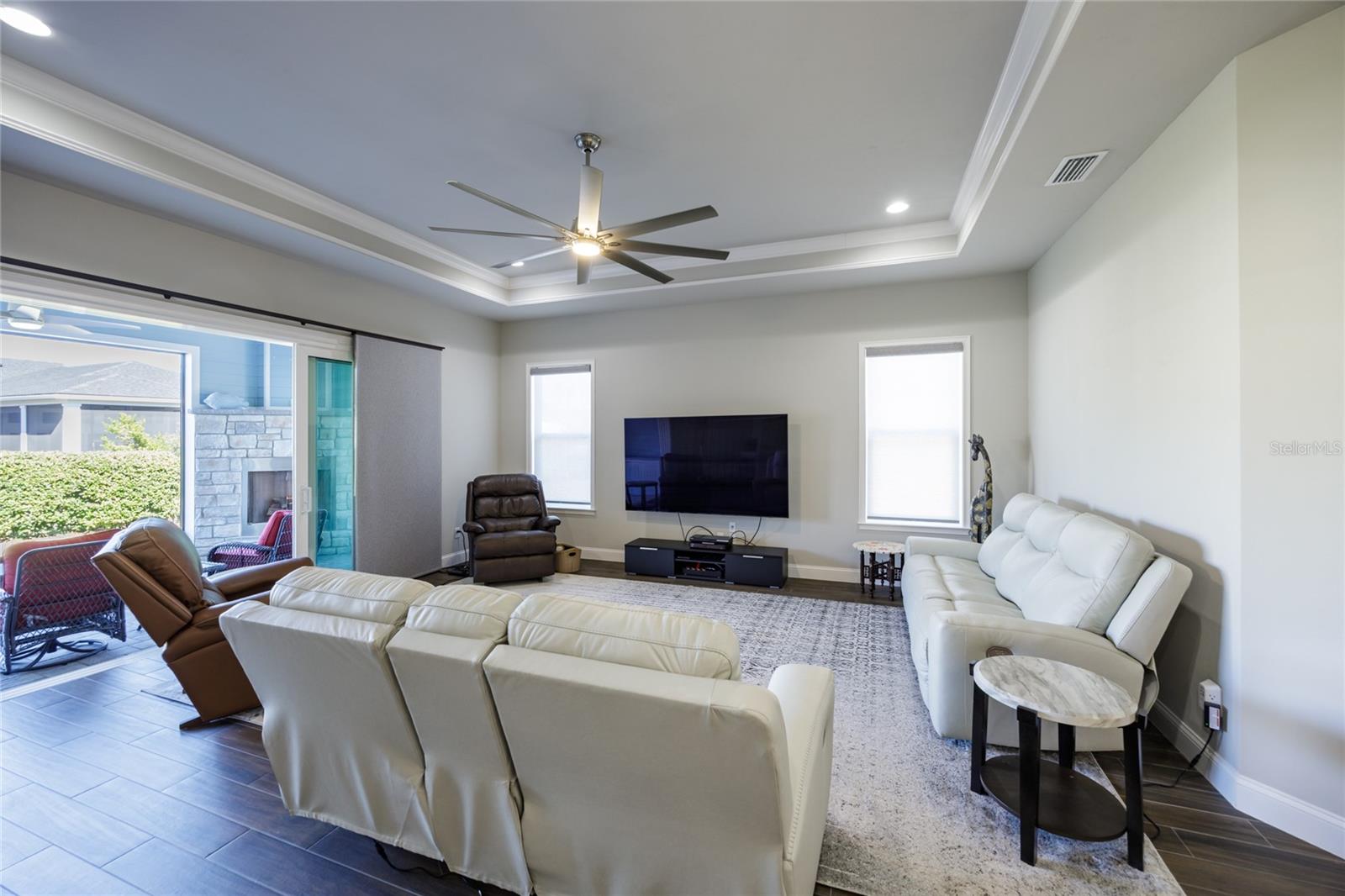 OAKMONT PH 2 PB 32 PG 30 - Residential