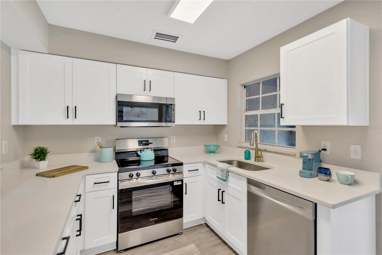 THE TWNHMS AT KENSINGTON PH - Residential