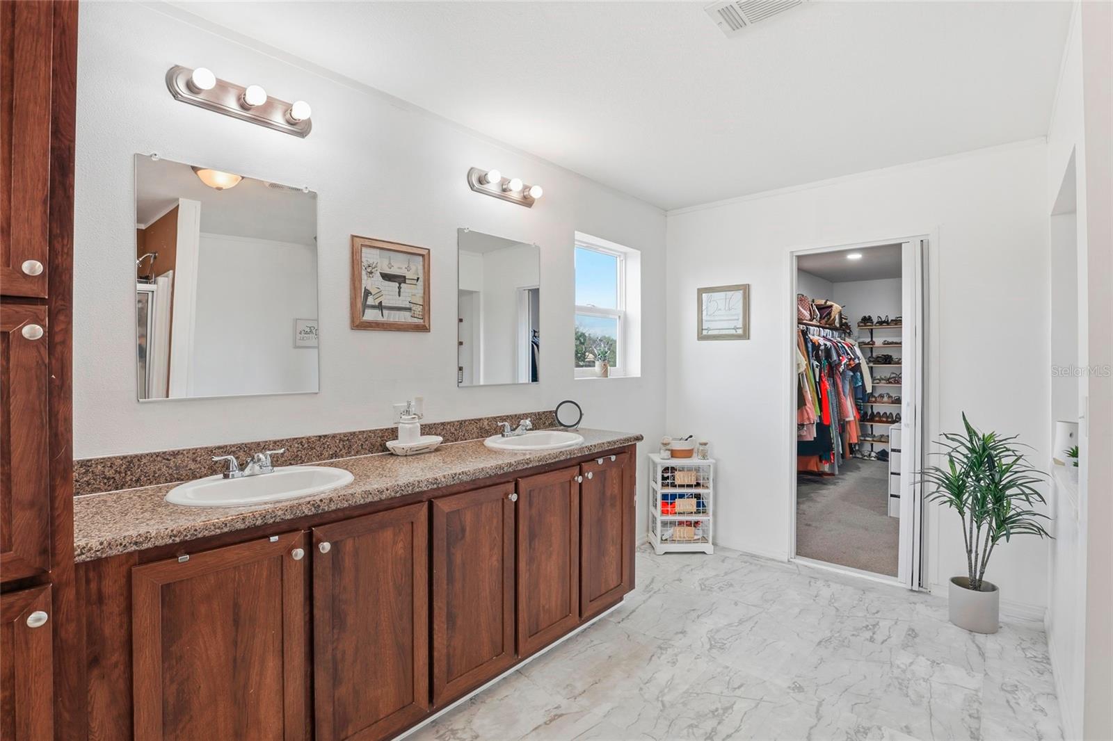 MEADOWS WEST ESTATES SUB - Residential