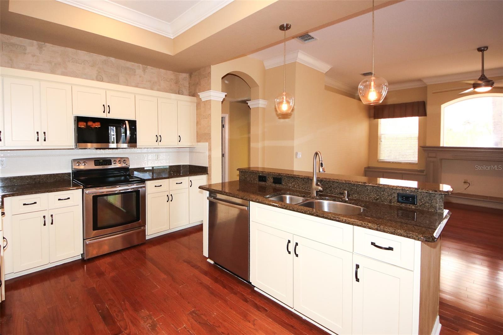 THE ESTATES - Residential