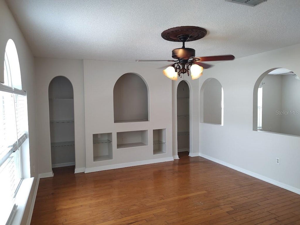 Photo of 680 Basingstoke Court, Kissimmee, FL 34758 (MLS # O6442016)