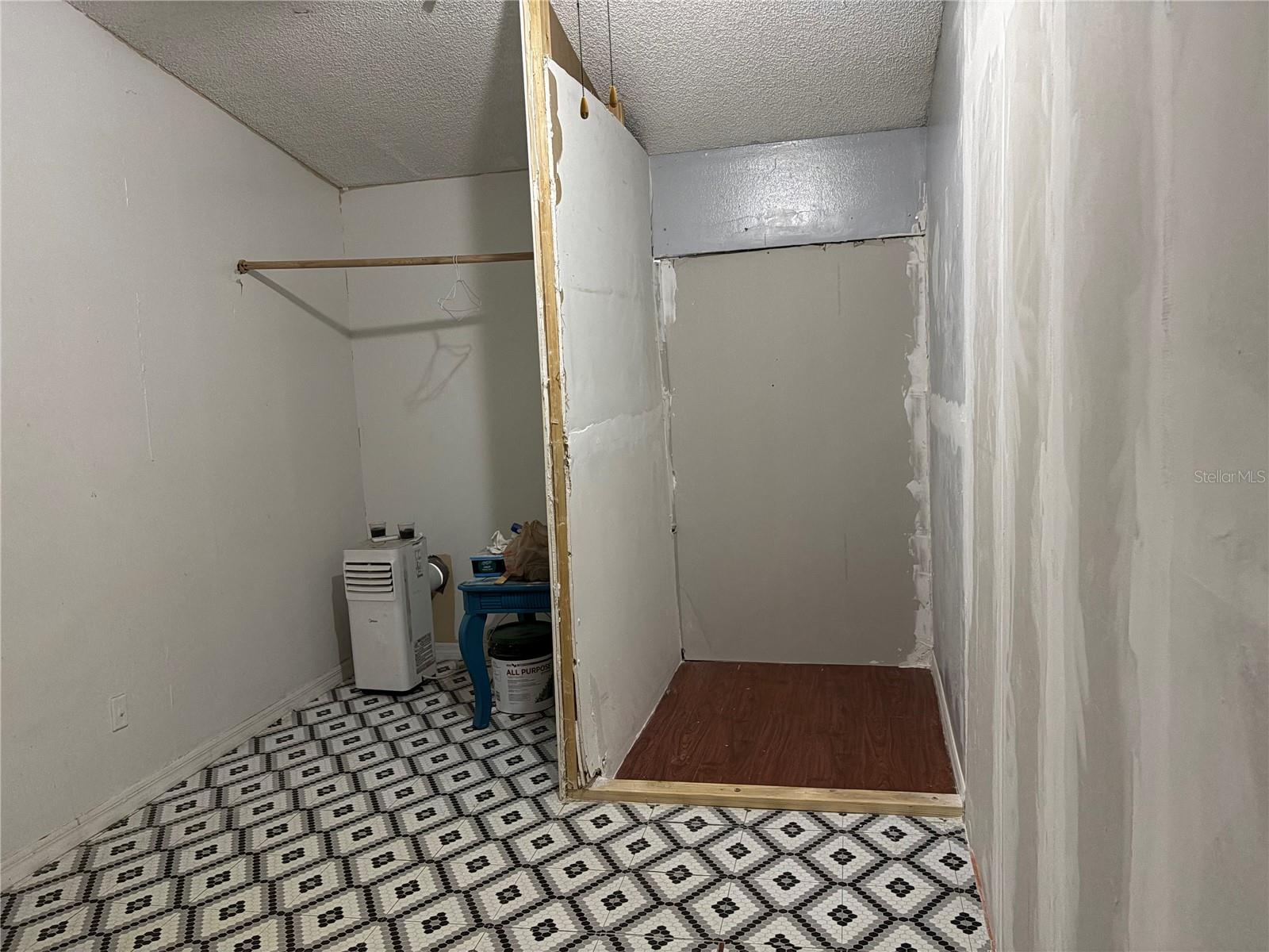 GROVE HILL - Residential