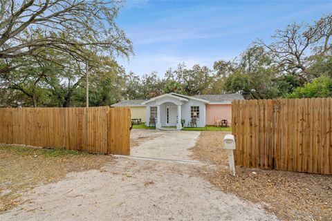 Photo of 4105 E Knollwood Street, Tampa, FL 33610 (MLS # TB8472392)