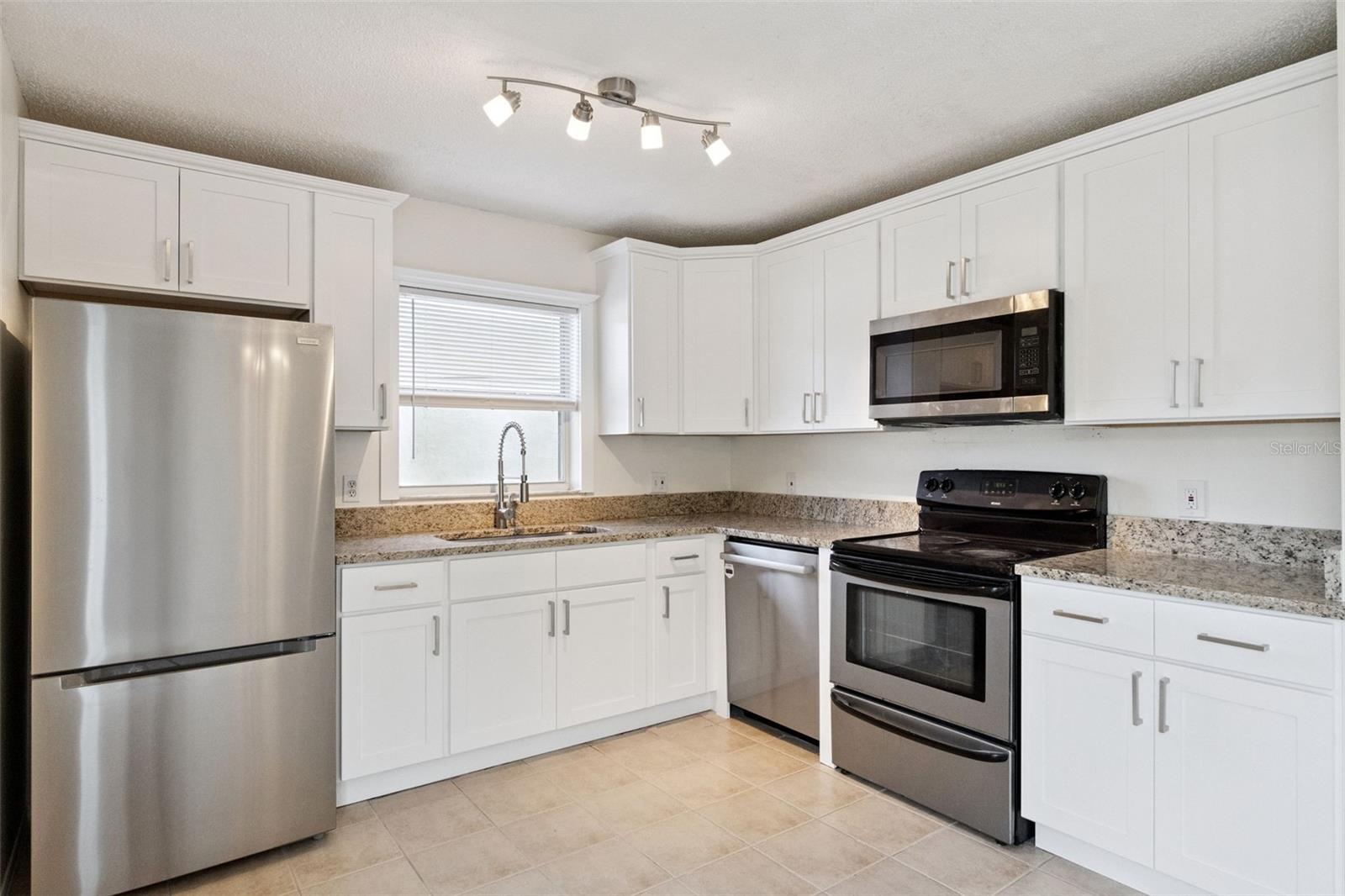 LAKE DENHAM ESTATES - Residential Lease