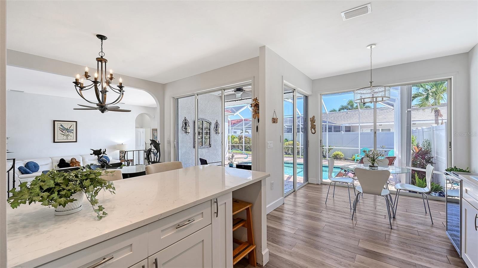 PALM COURT - Residential