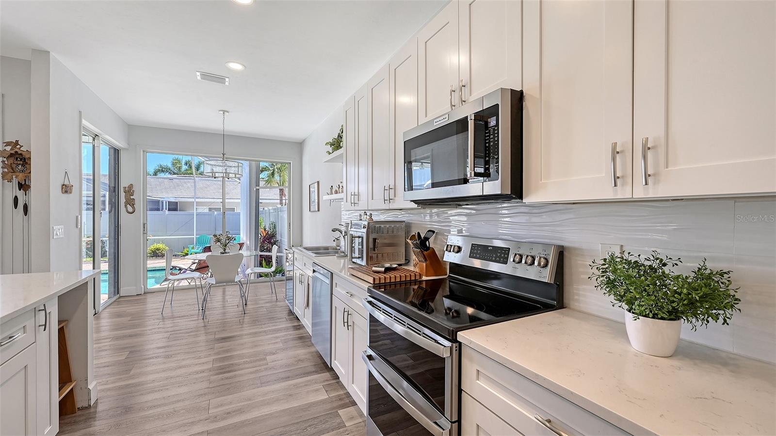 PALM COURT - Residential