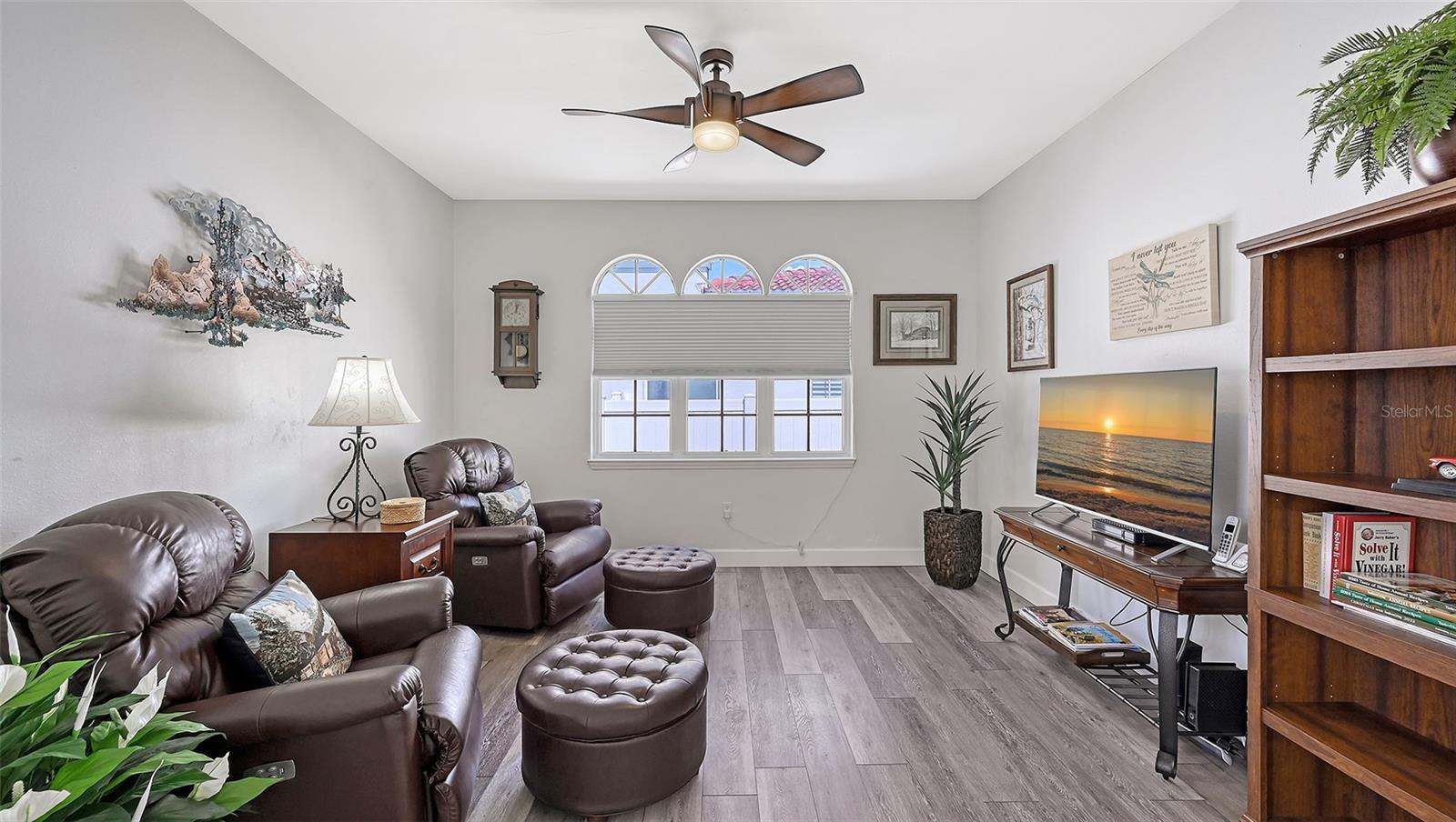 PALM COURT - Residential