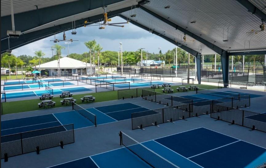 PALM COURT - Residential