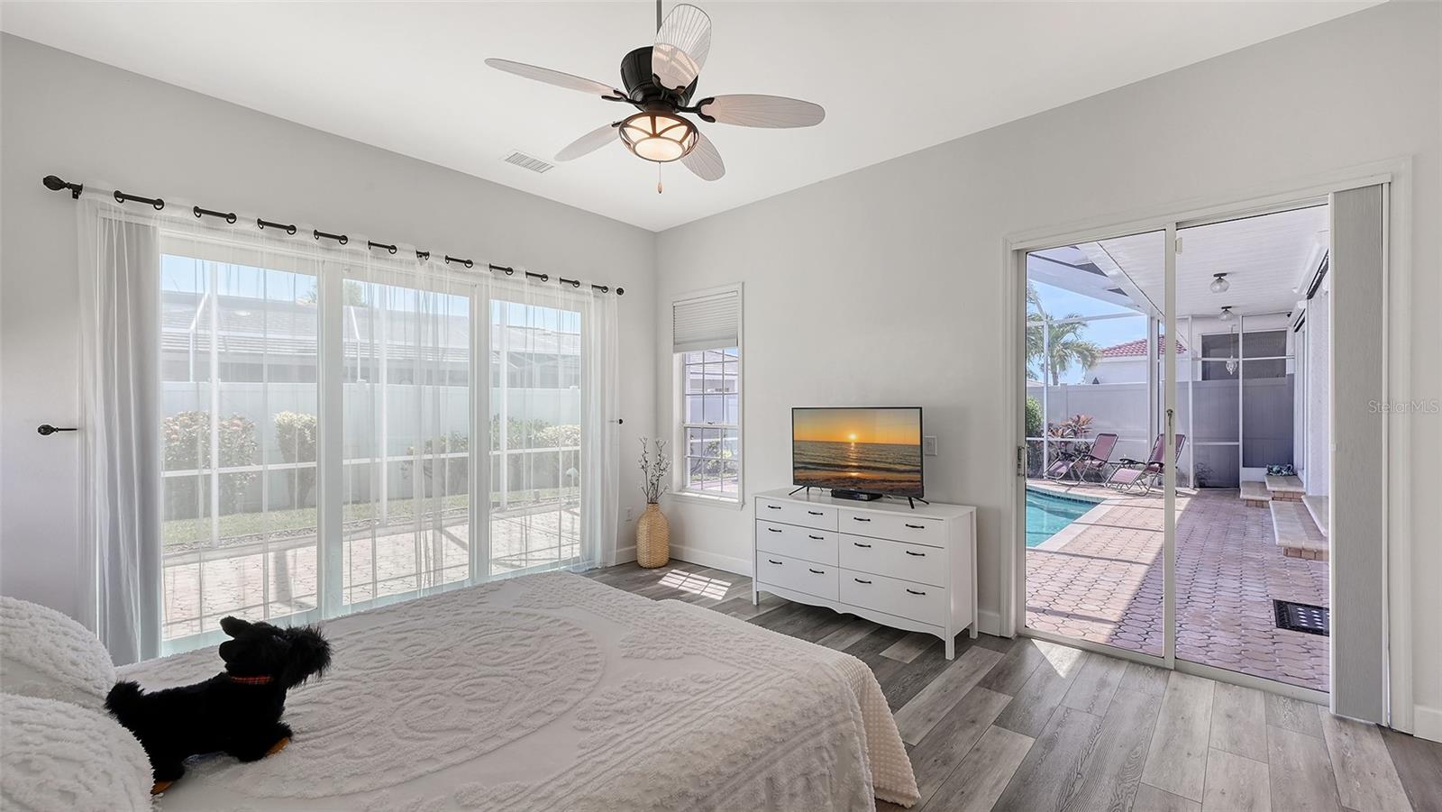 PALM COURT - Residential