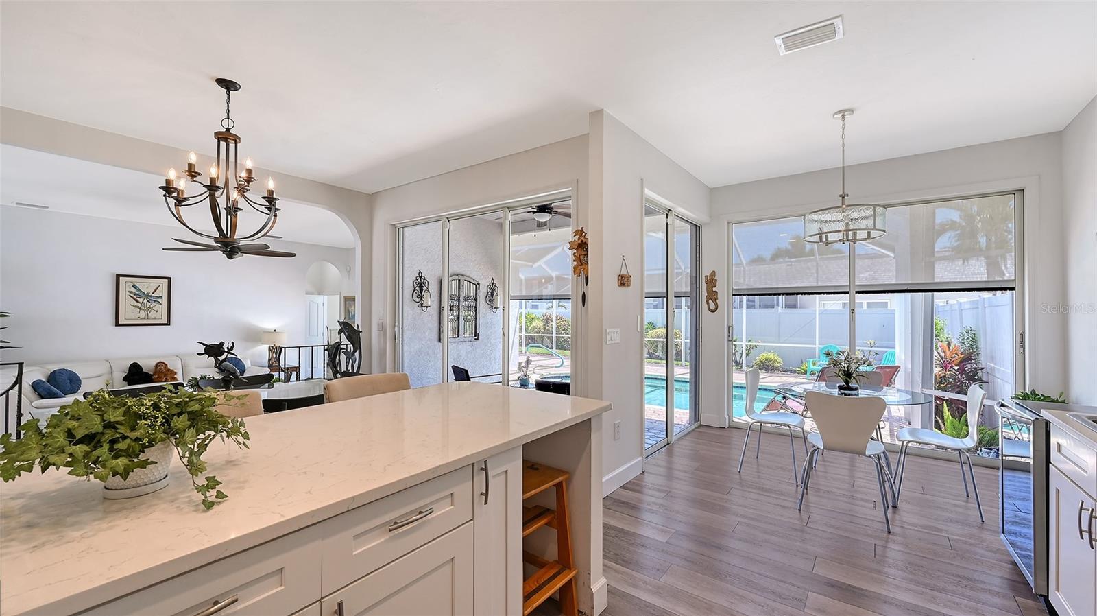 PALM COURT - Residential