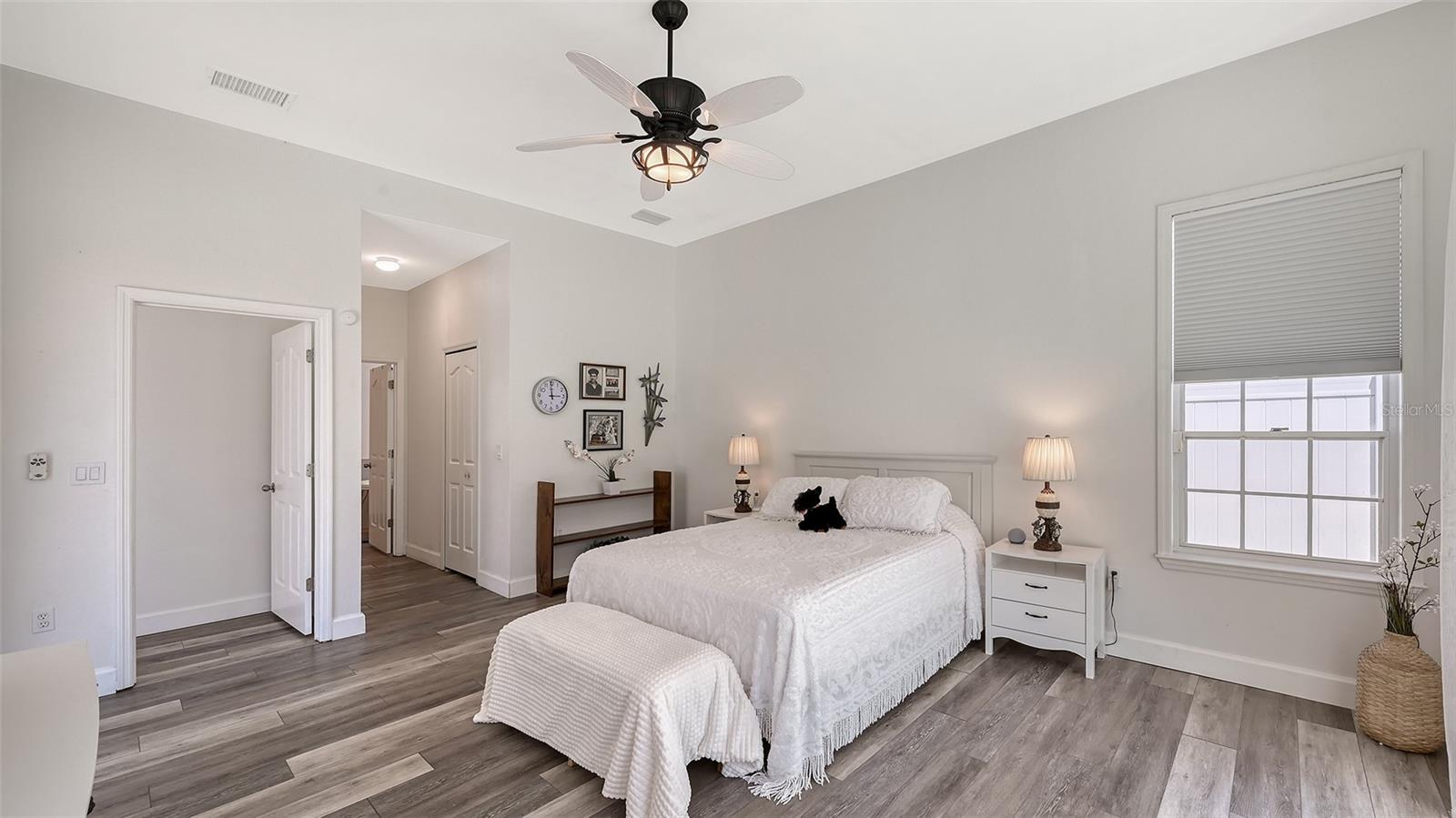 PALM COURT - Residential