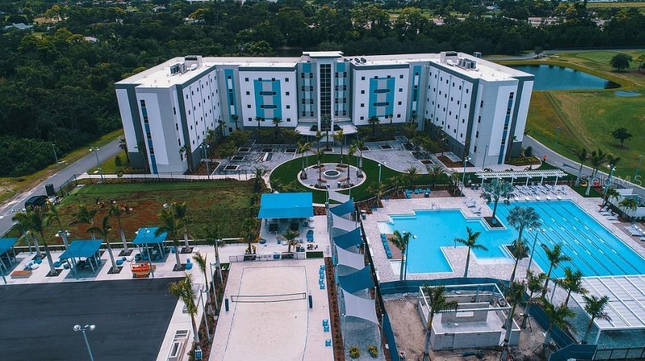 PALM COURT - Residential