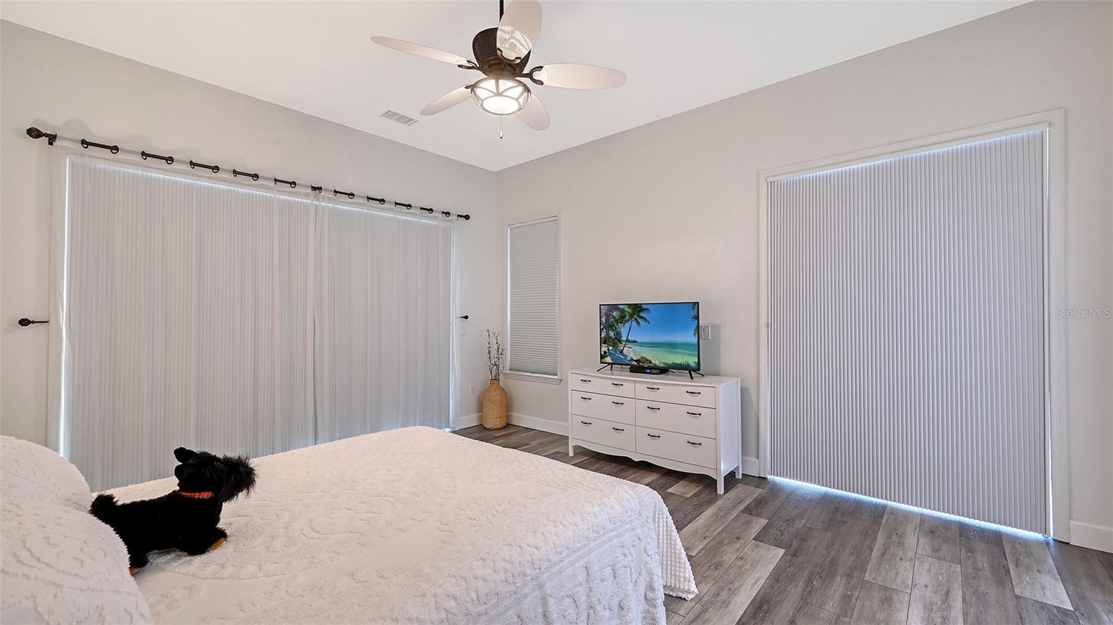 PALM COURT - Residential