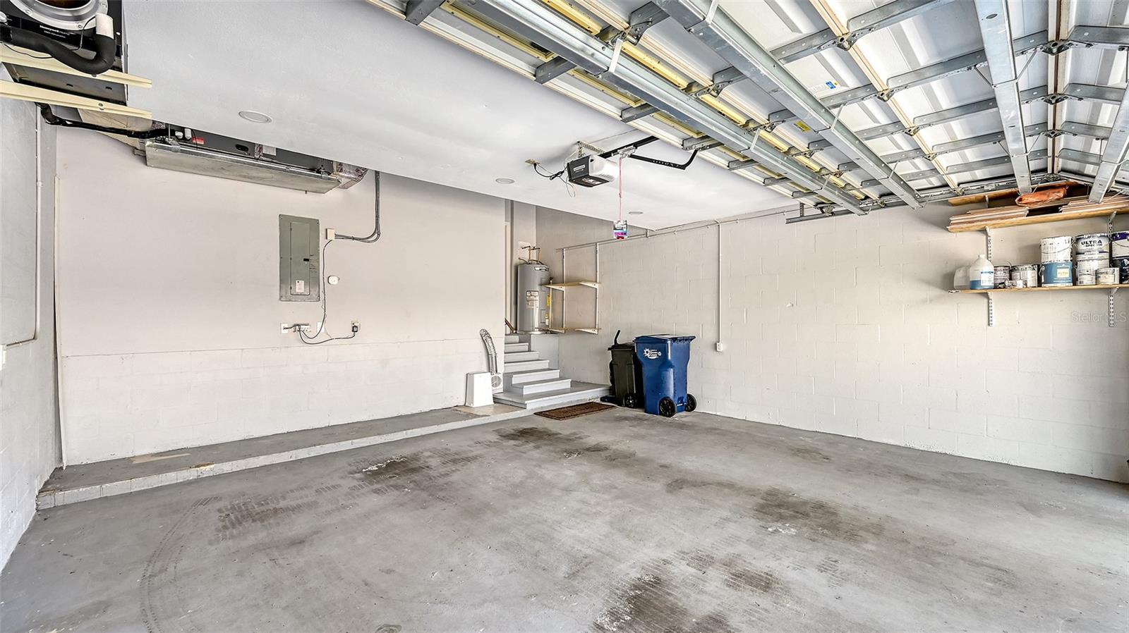 PALM COURT - Residential