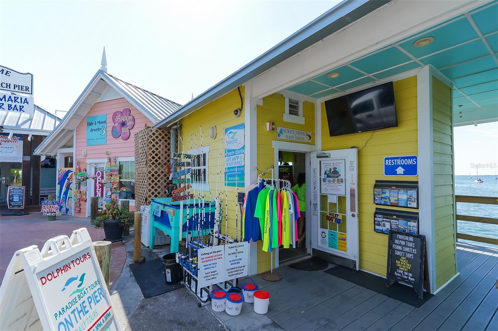 PALM COURT - Residential