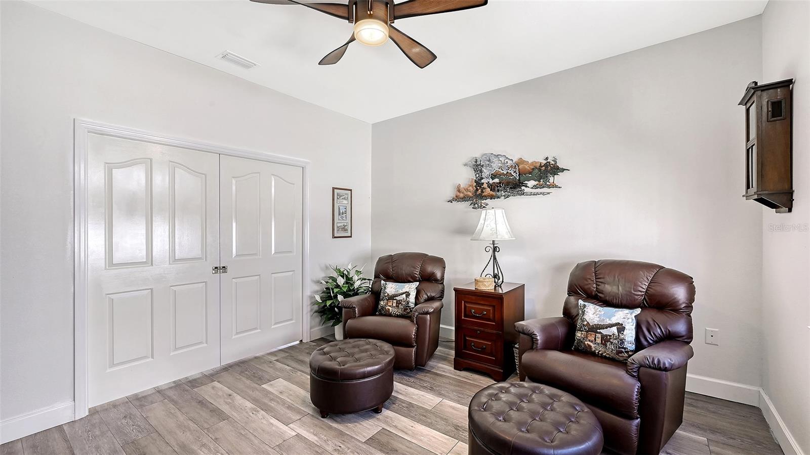 PALM COURT - Residential