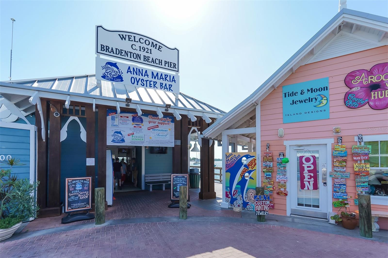 PALM COURT - Residential