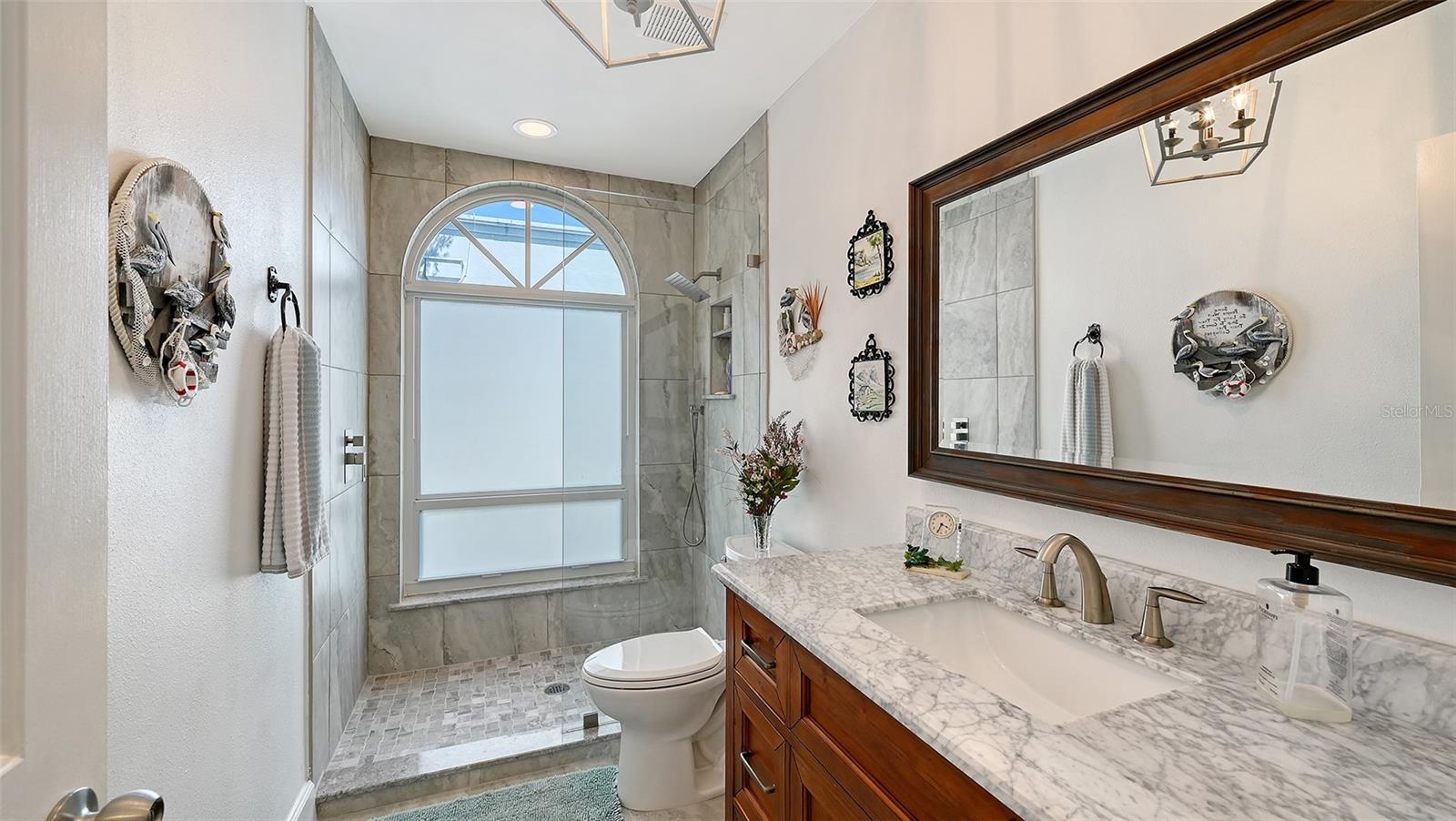 PALM COURT - Residential