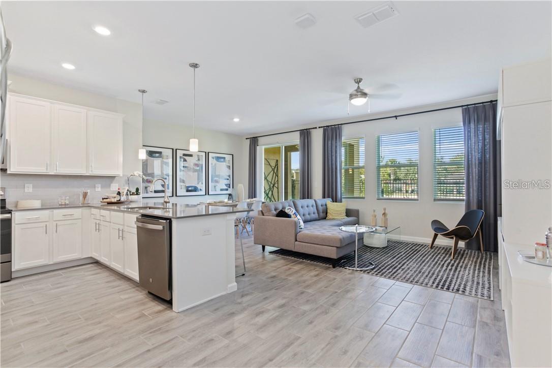 ECON TRAILS - Residential Lease