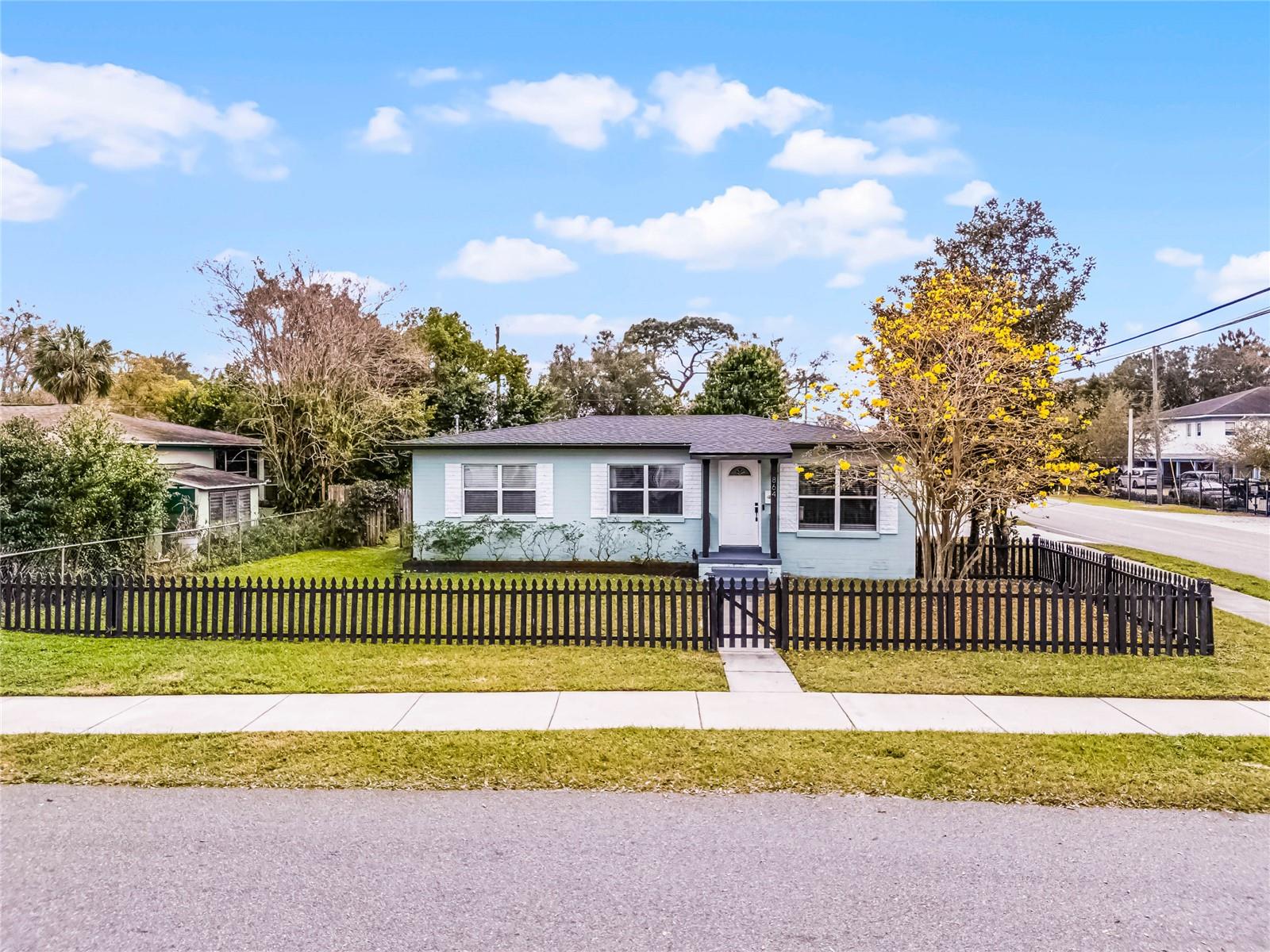 864 NAPLES DRIVE