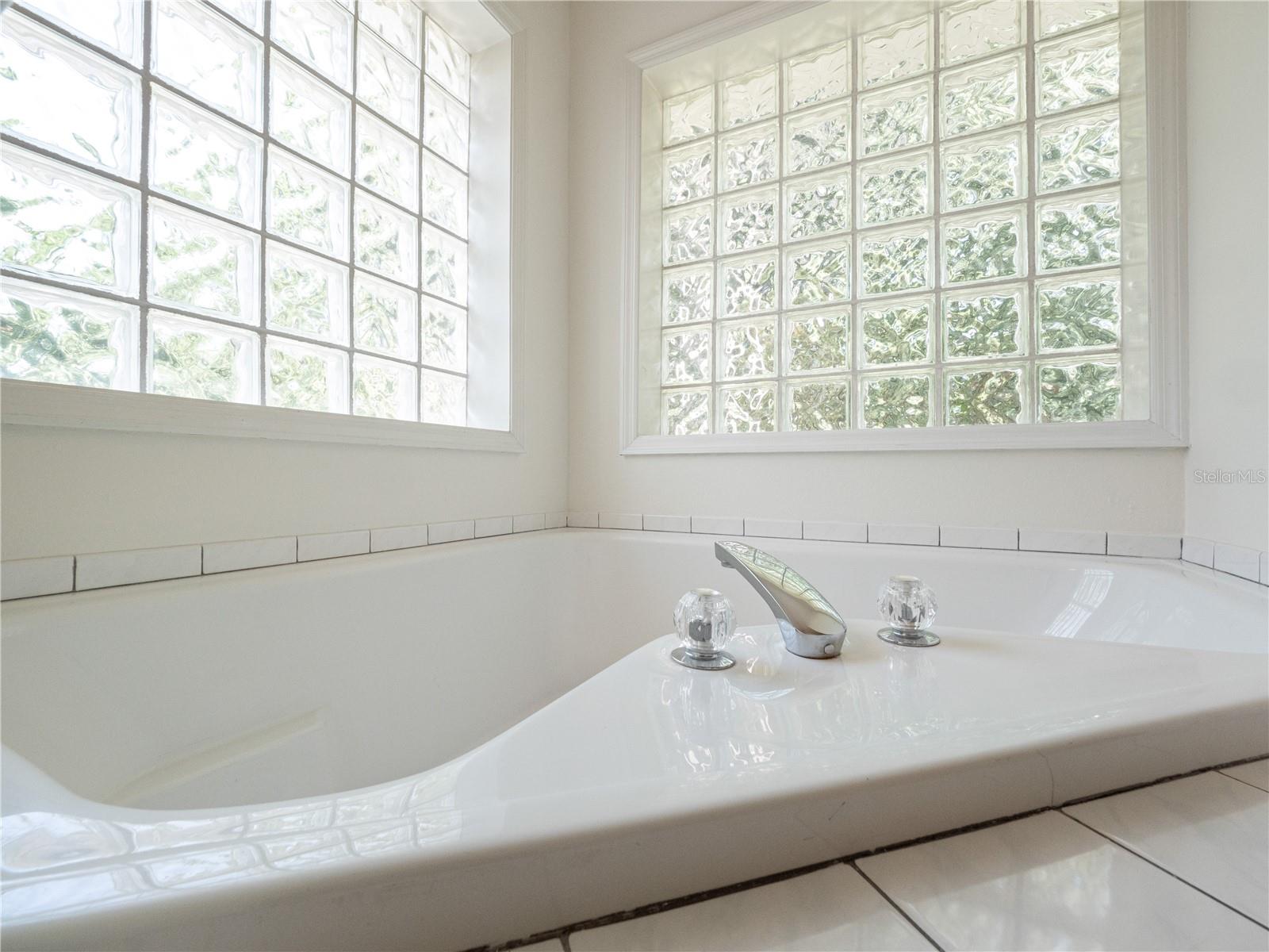 STERLING PARK UNIT 01 - Residential Lease