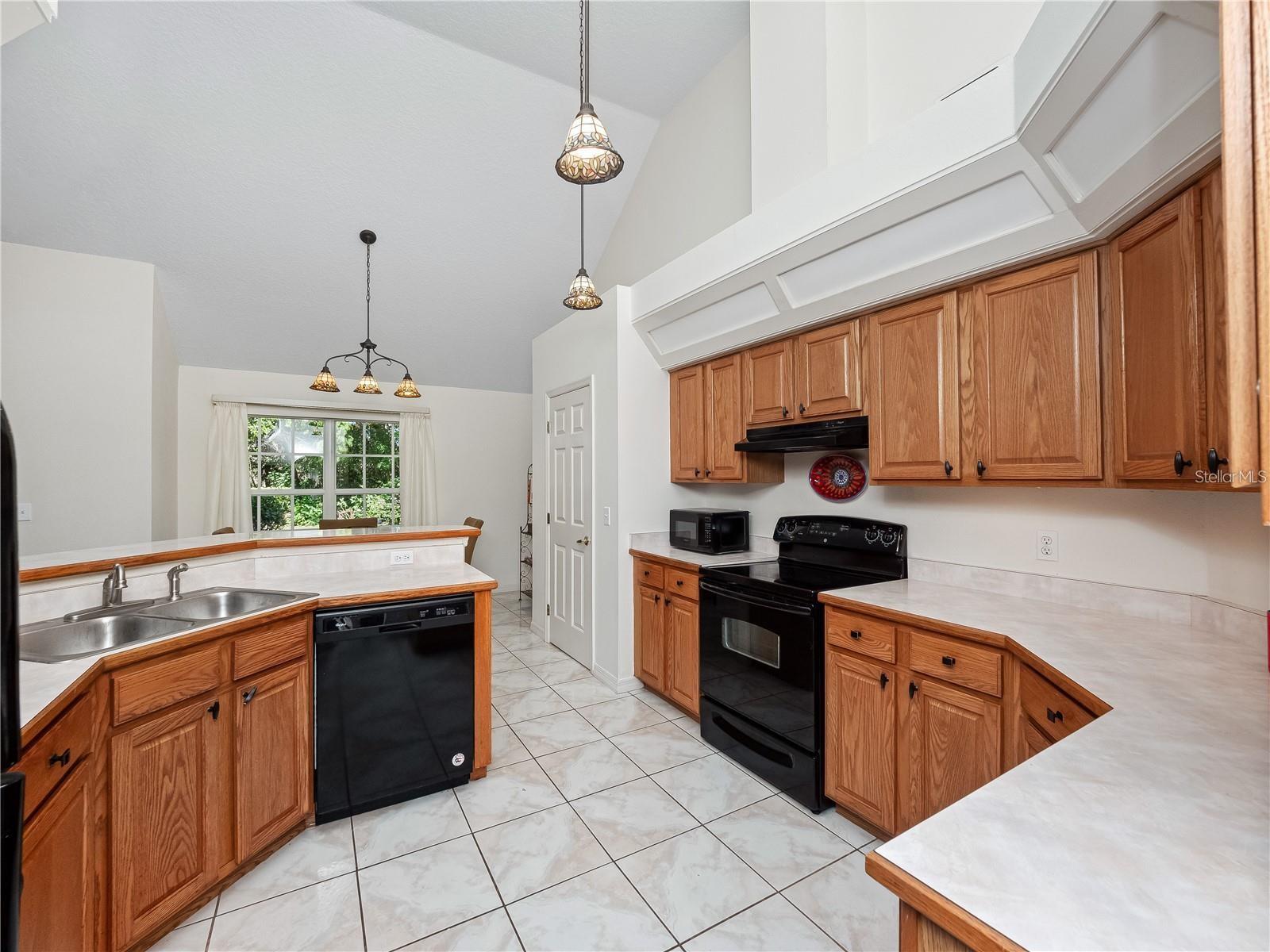 STERLING PARK UNIT 01 - Residential Lease