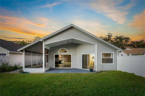 A home in PLANT CITY