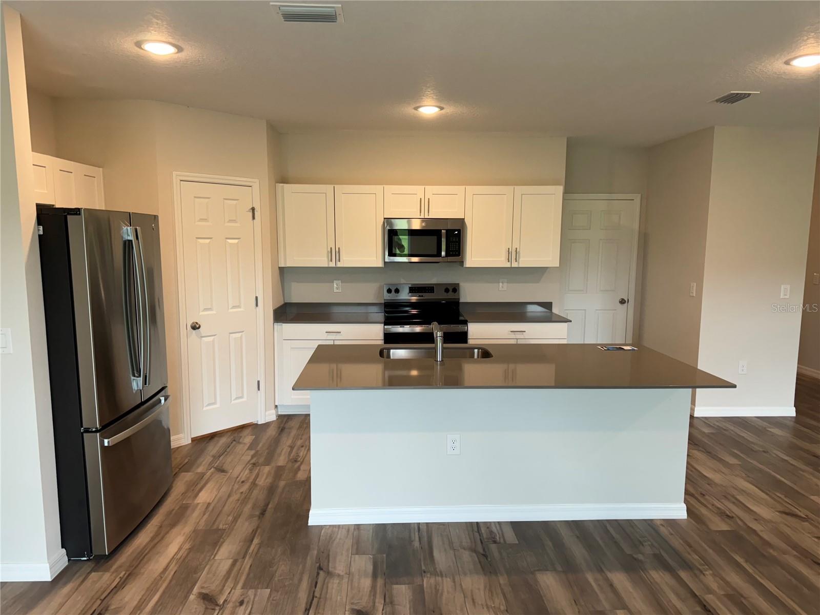 PASADENA POINT - Residential Lease