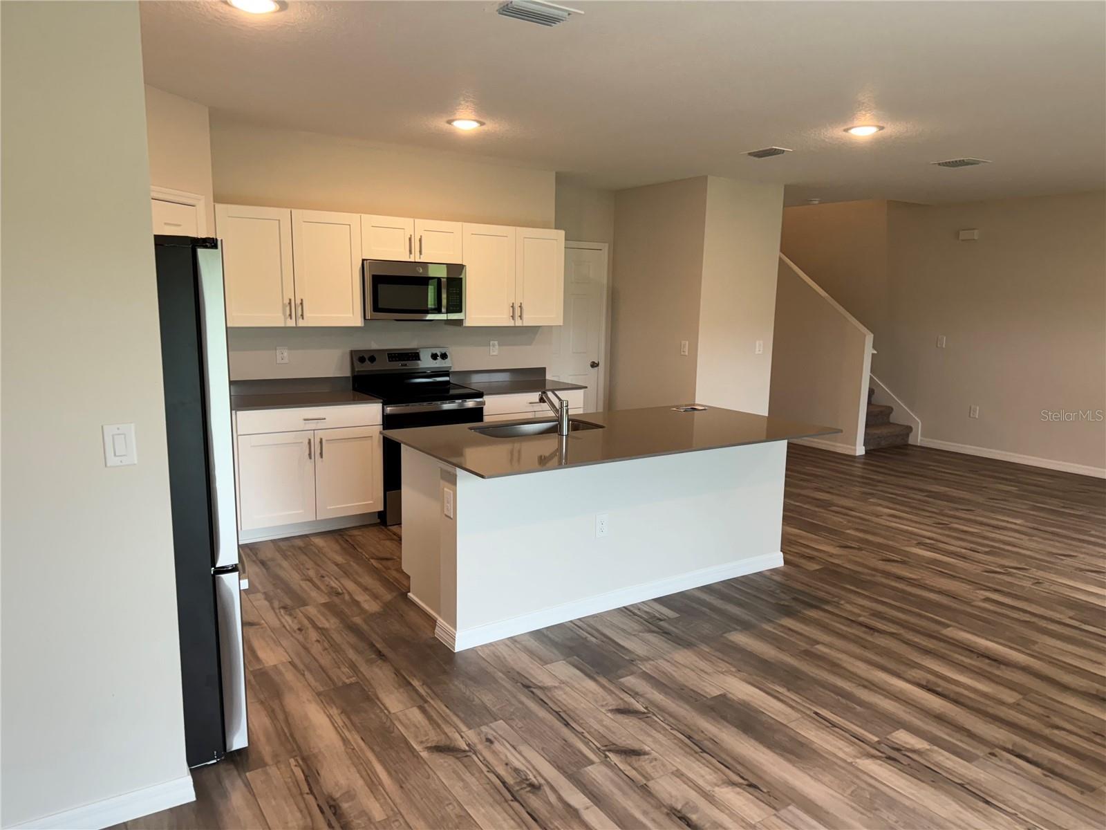 PASADENA POINT - Residential Lease