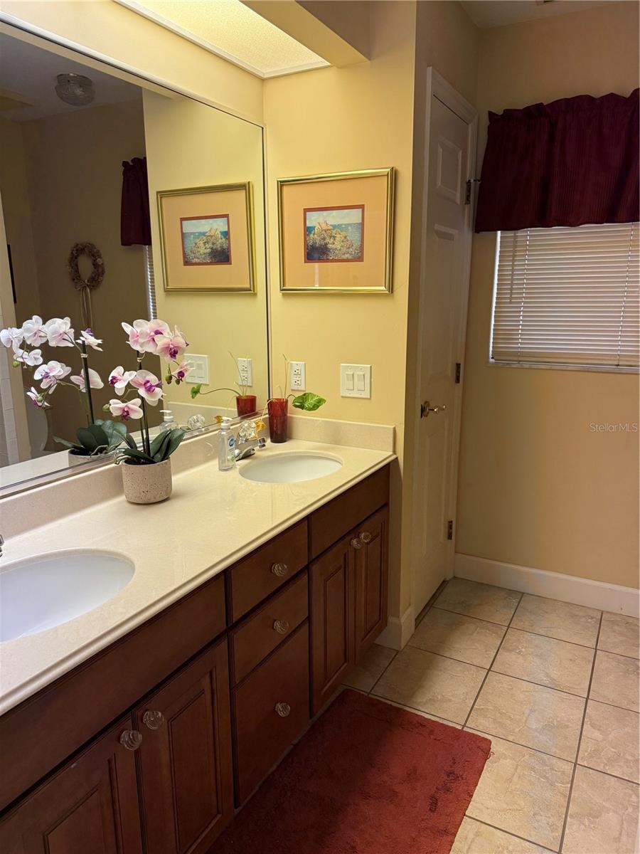 FAIRWAY LAKES - Residential