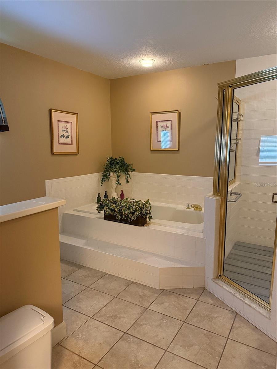 FAIRWAY LAKES - Residential