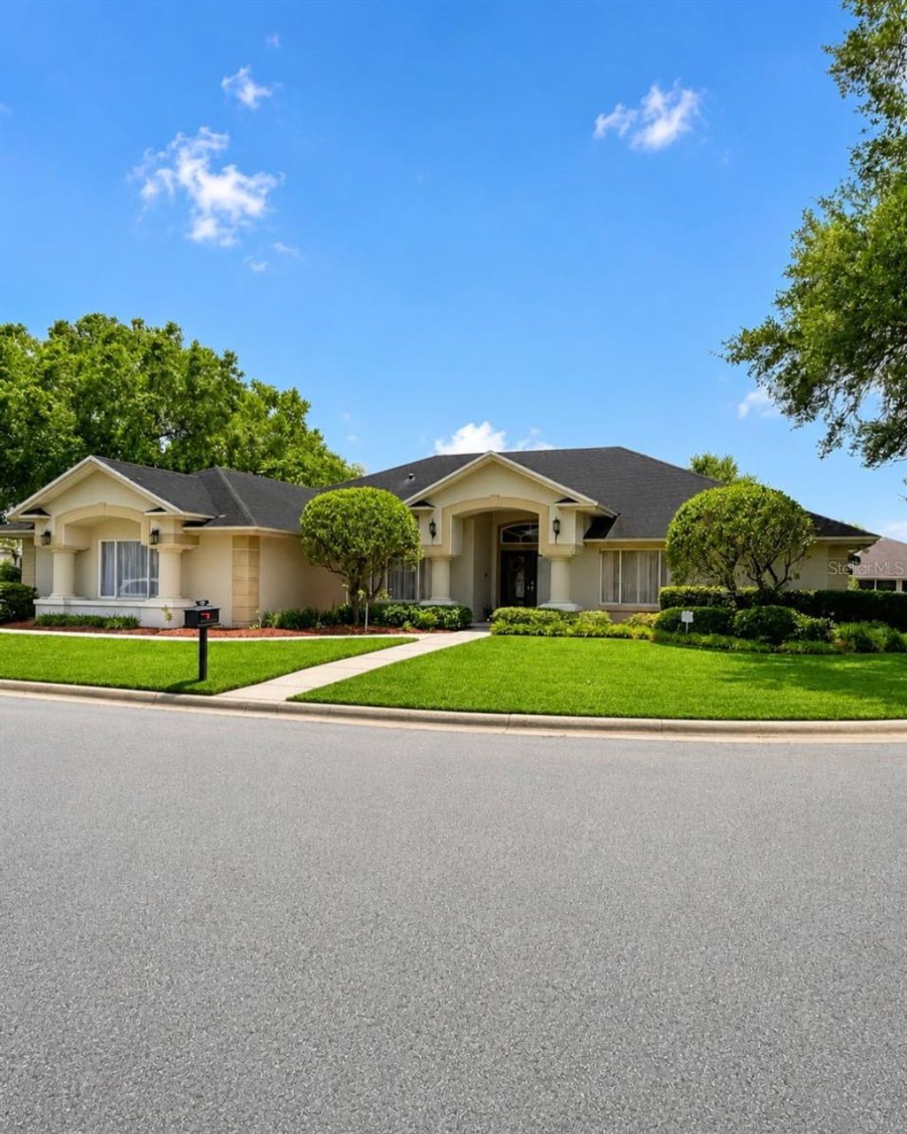 Photo of 2875 Medinah Circle, Lakeland, FL 33803 (MLS # L4962385)