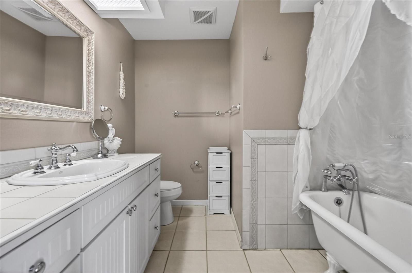 HARBOR OAKS ESTATES UNIT II - Residential