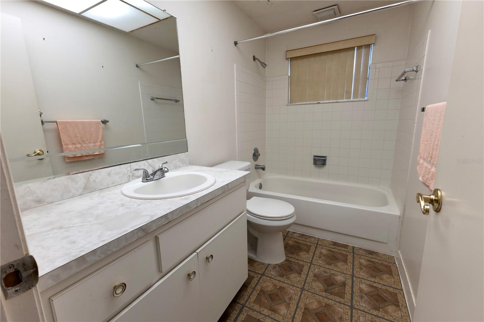 RAVENSWOOD VILLAGE - Residential