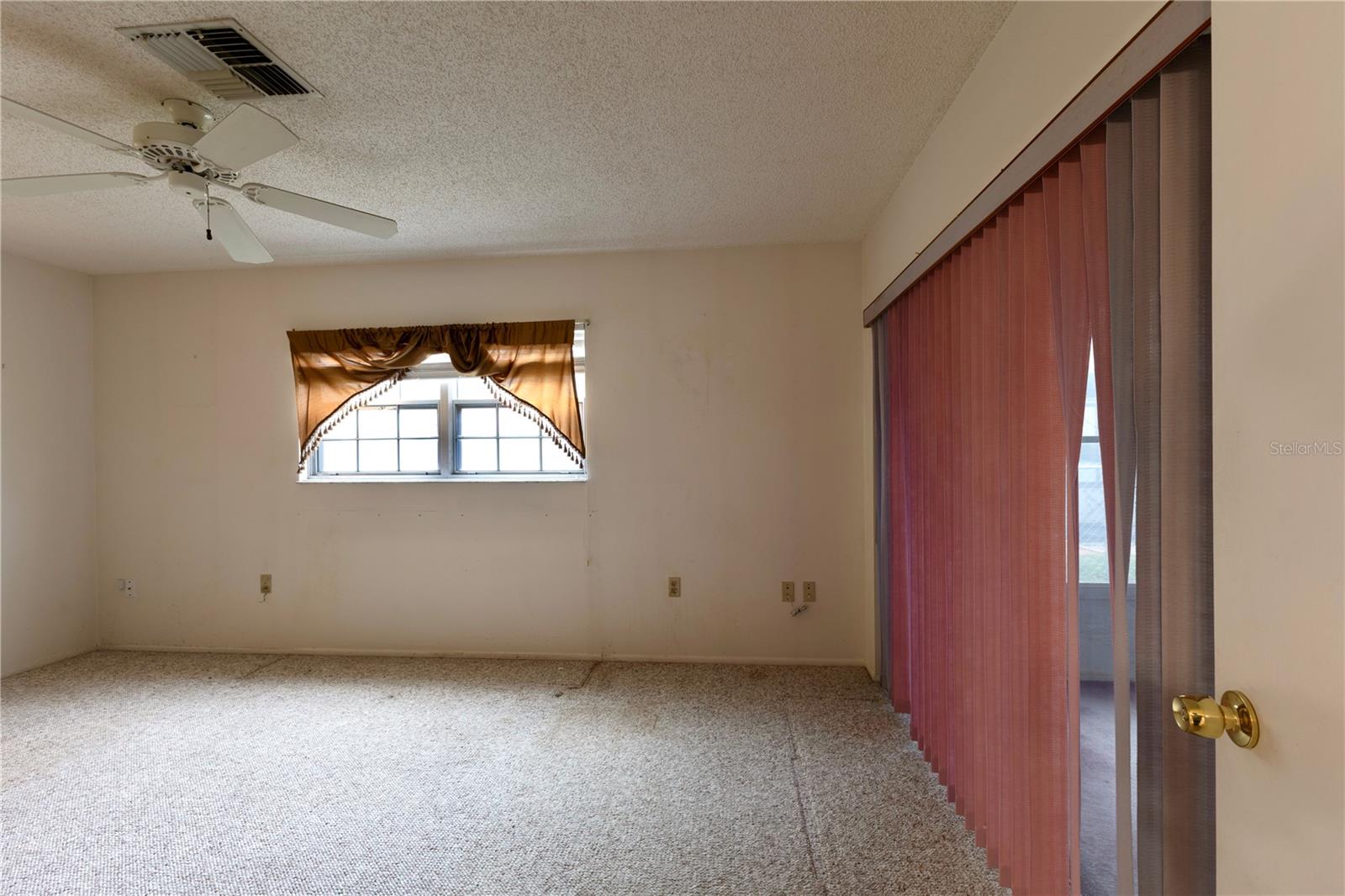 RAVENSWOOD VILLAGE - Residential