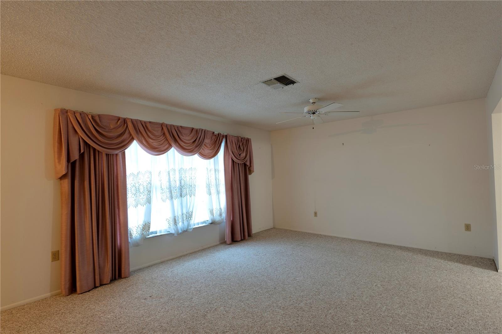 RAVENSWOOD VILLAGE - Residential