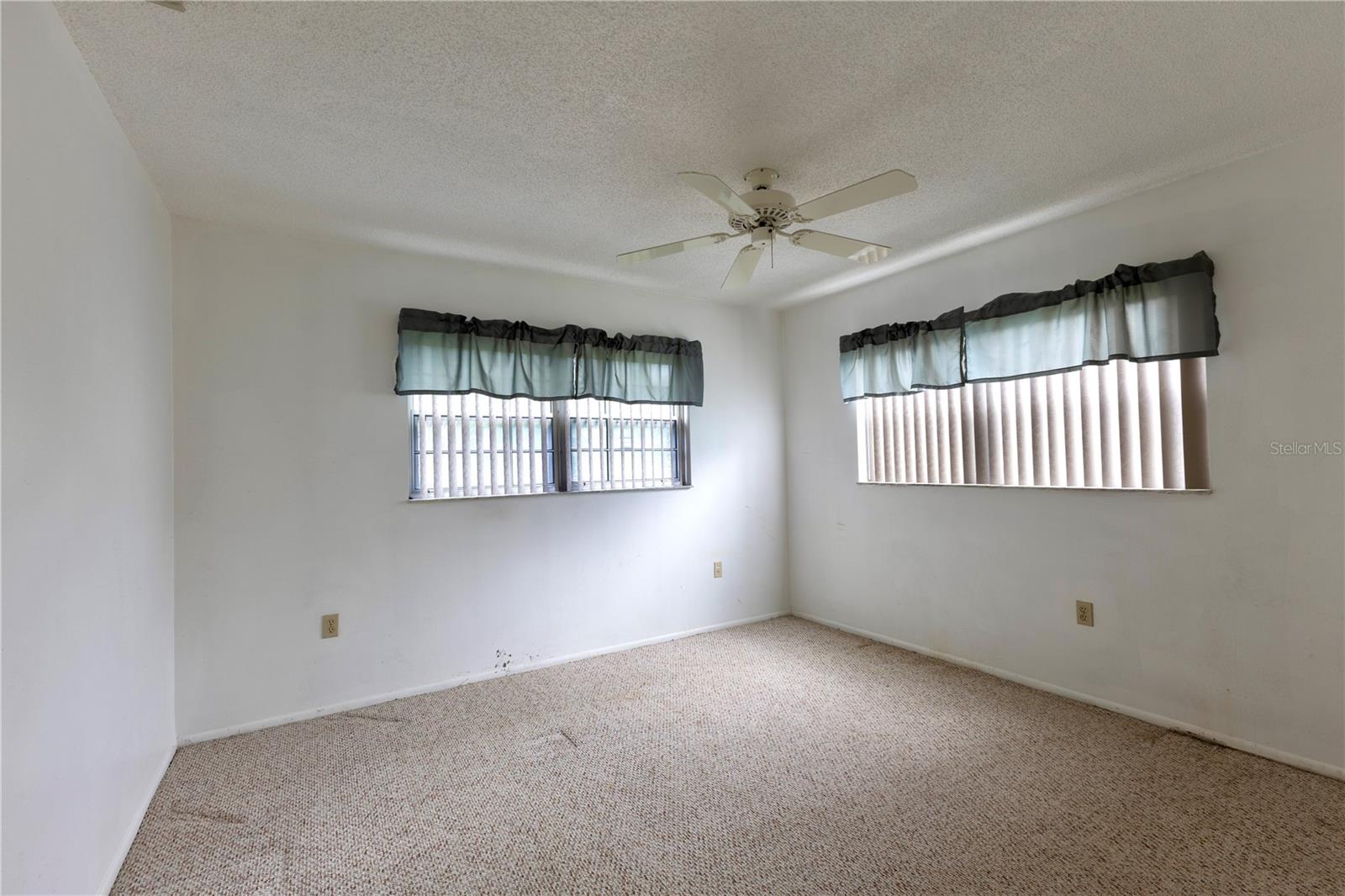 RAVENSWOOD VILLAGE - Residential