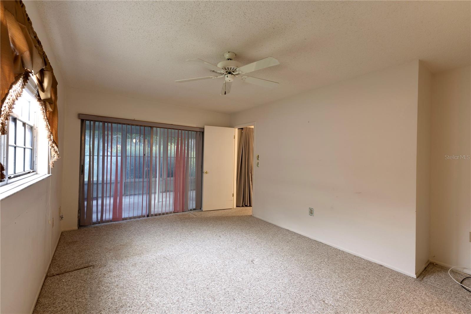 RAVENSWOOD VILLAGE - Residential