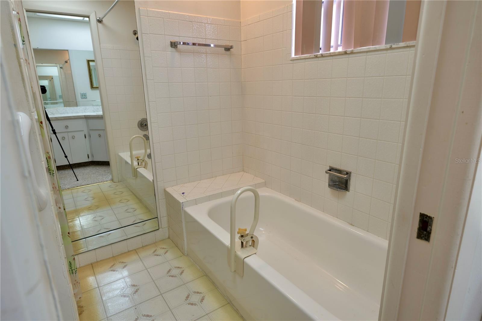 RAVENSWOOD VILLAGE - Residential