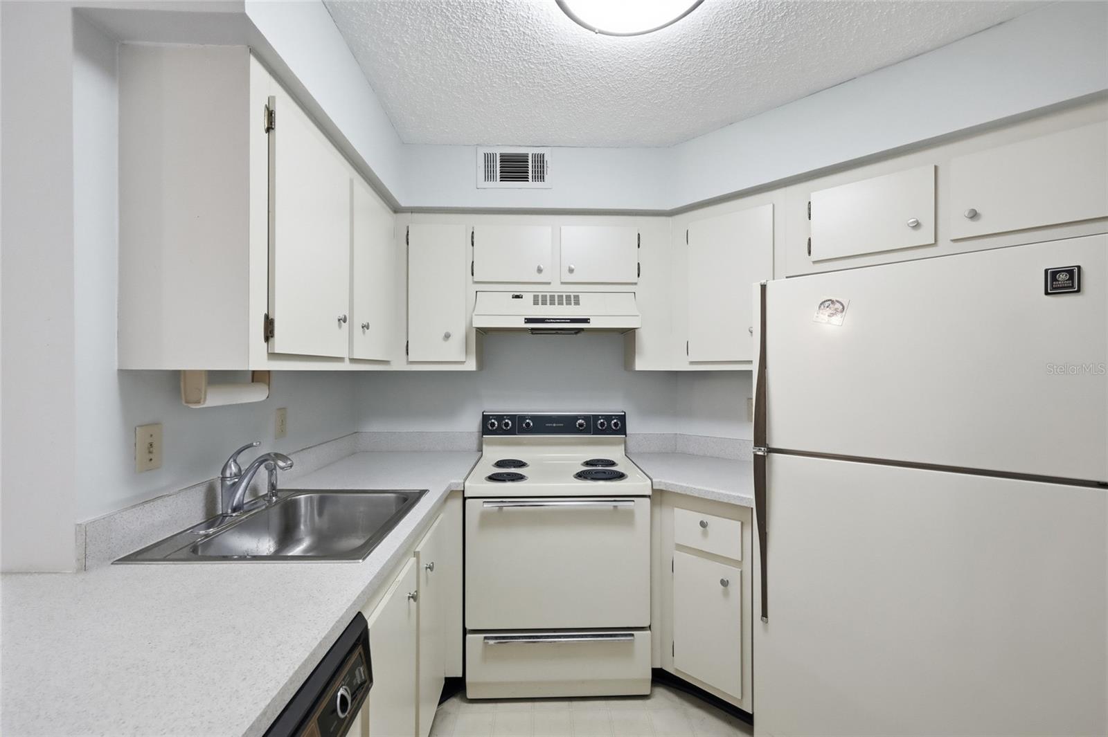 SOUTHPOINTE CONDO - Residential