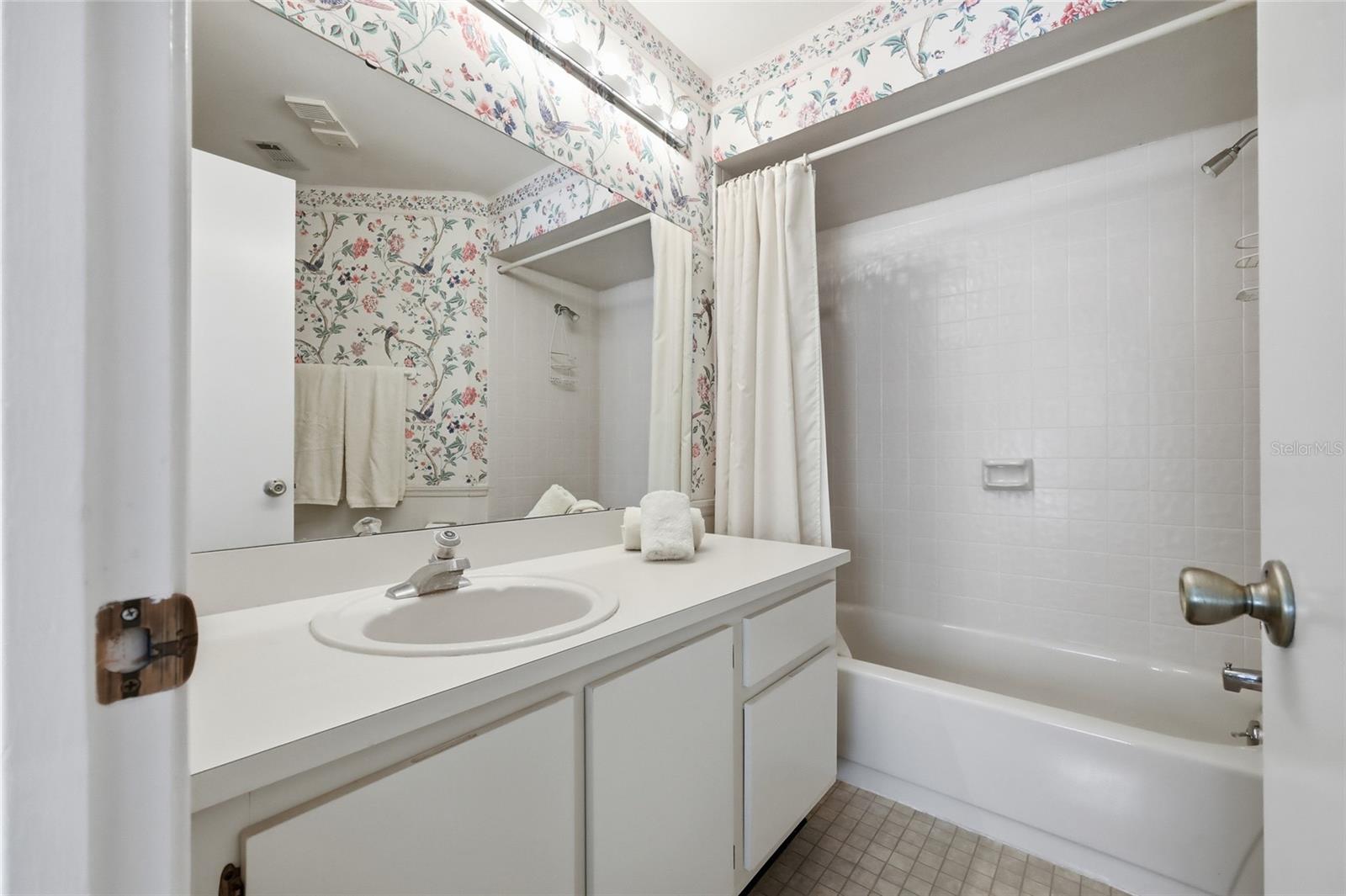 SOUTHPOINTE CONDO - Residential