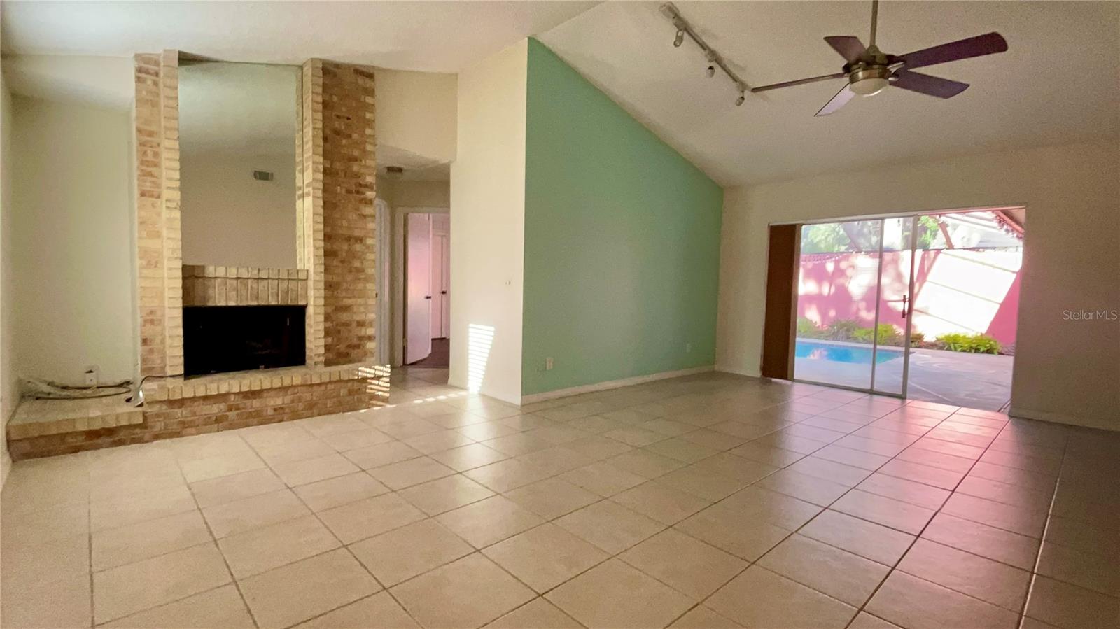 ISLAND CLUB AT ROSEMONT CONDO PH 05 - Residential