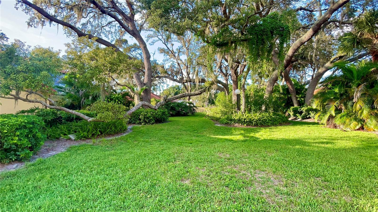 ISLAND CLUB AT ROSEMONT CONDO PH 05 - Residential