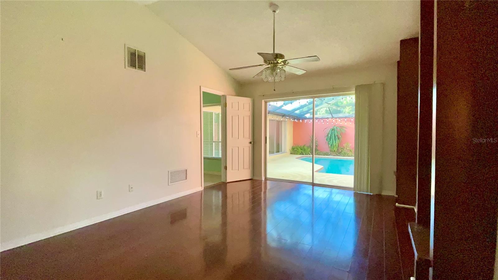 ISLAND CLUB AT ROSEMONT CONDO PH 05 - Residential